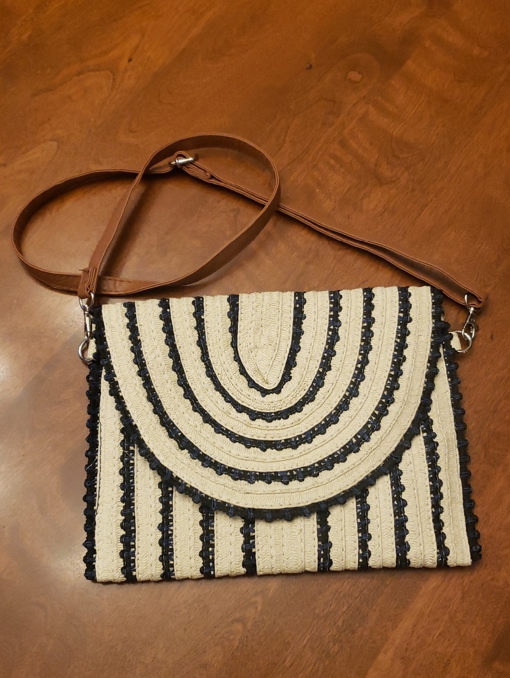 Crossbody Clutch Woven Cream & Black With Tan Detachable Adj Strap